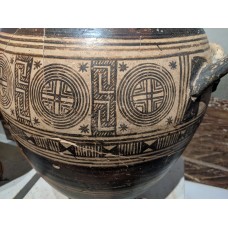 Amphora with geometric decoration